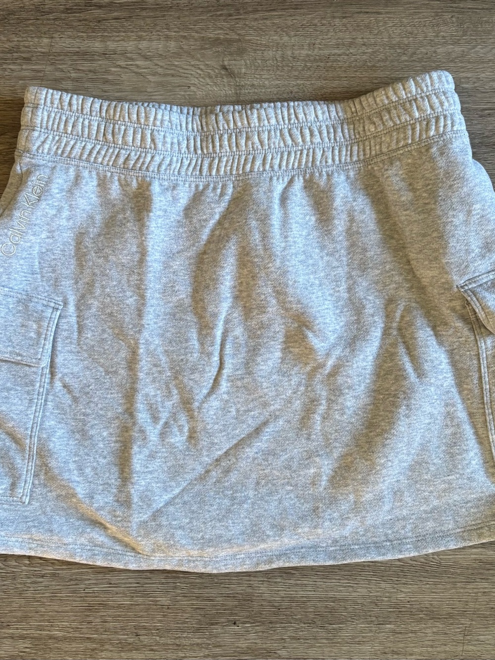 Calvin Klein Light Gray Athletic Skort with Patch Pockets - Picture 2 of 3